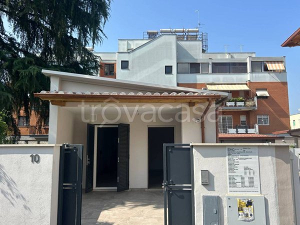 casa indipendente in vendita a Roma in zona Torre Maura