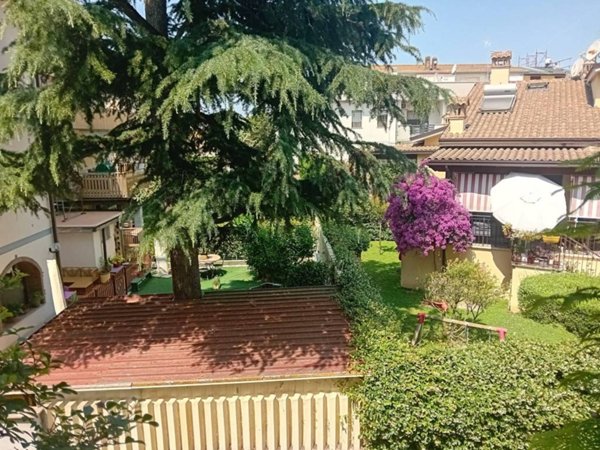 appartamento in vendita a Roma in zona Massimina/Casal Lumbroso