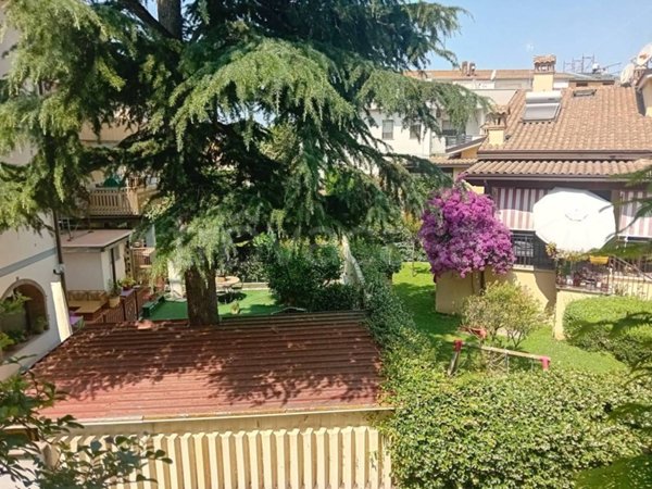 appartamento in vendita a Roma in zona Massimina/Casal Lumbroso