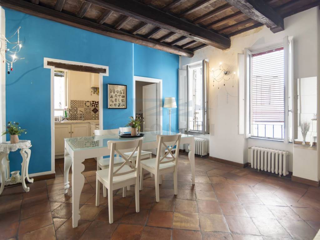 appartamento in vendita a Roma in zona Rione Regola
