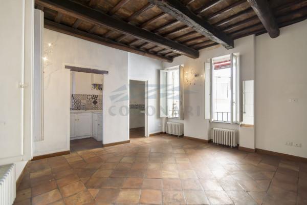 appartamento in vendita a Roma in zona Rione Regola