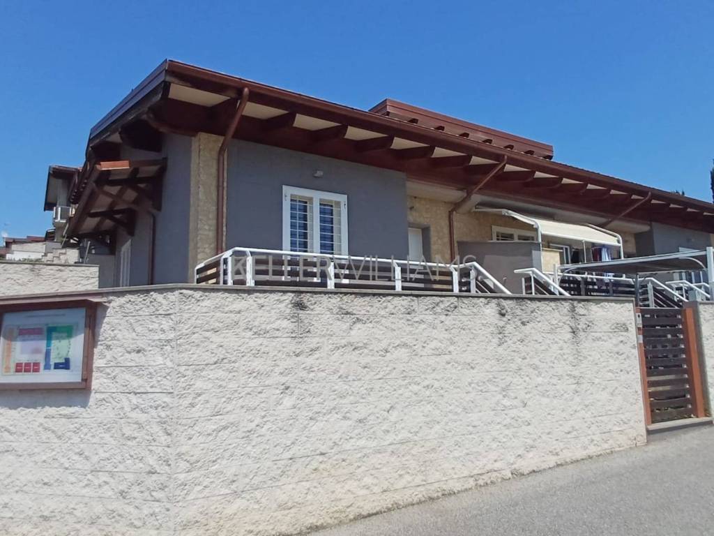 casa indipendente in vendita a Roma in zona Castel di Leva