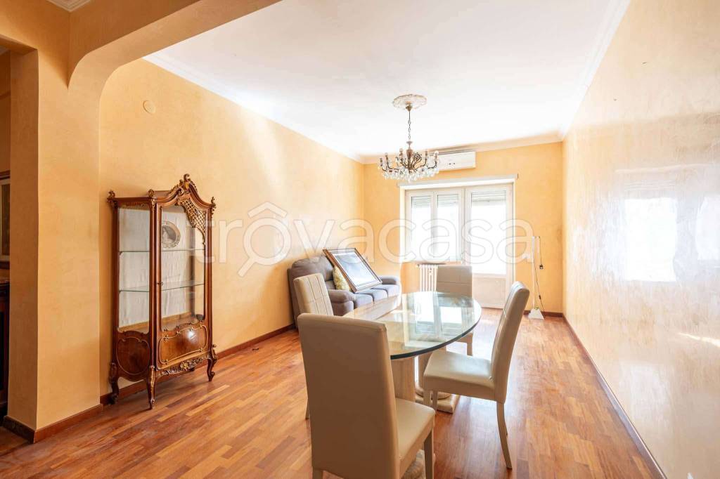 appartamento in vendita a Roma in zona Ostiense