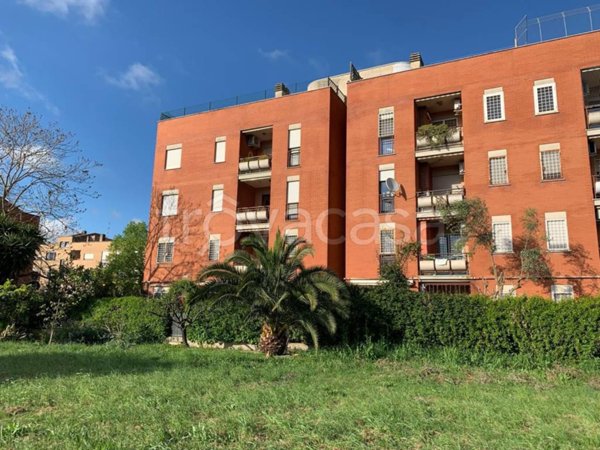 appartamento in vendita a Roma in zona Spinaceto