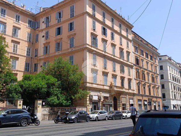 appartamento in vendita a Roma in zona Esquilino