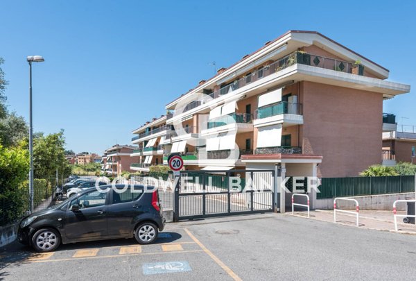 appartamento in vendita a Roma in zona Osteria del Curato