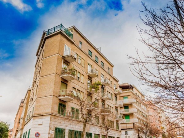 appartamento in vendita a Roma in zona Nomentano