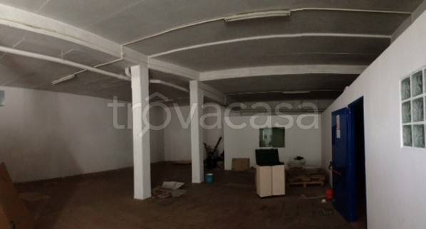 locale commerciale in vendita a Roma