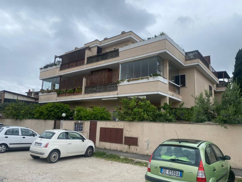 appartamento in vendita a Roma in zona Acilia
