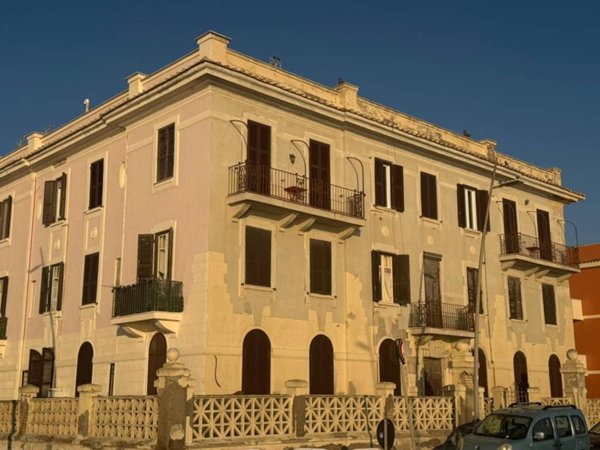 appartamento in vendita a Roma in zona Ostia