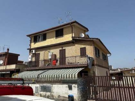 appartamento in vendita a Roma in zona Finocchio