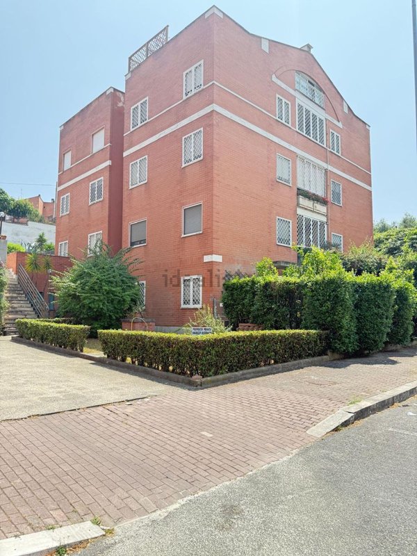 appartamento in vendita a Roma in zona Isola Farnese