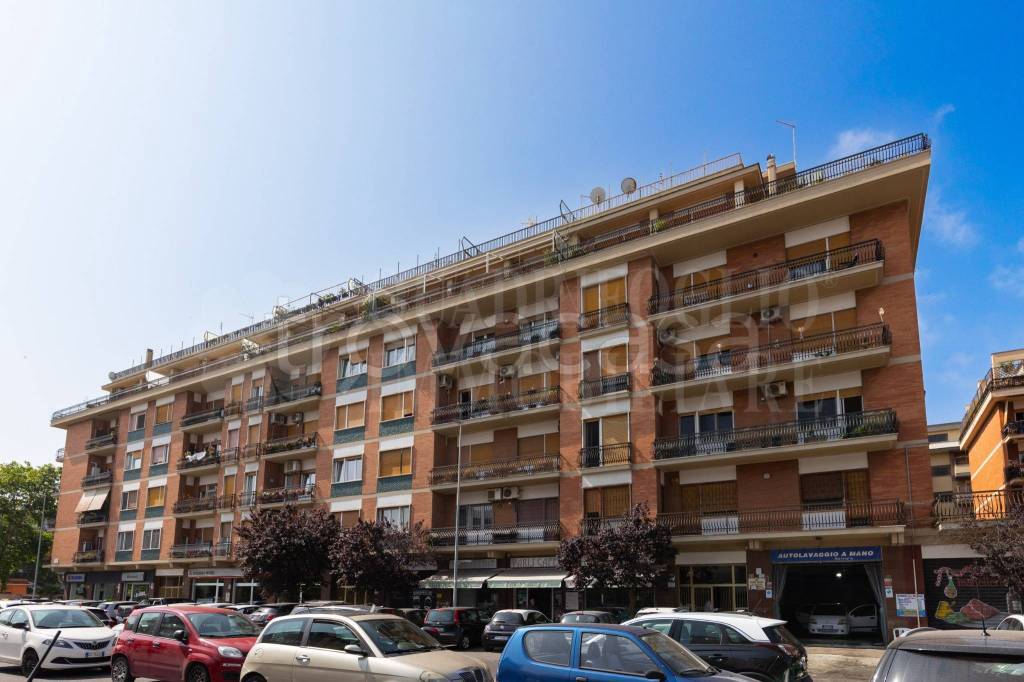 appartamento in vendita a Roma in zona Ostia