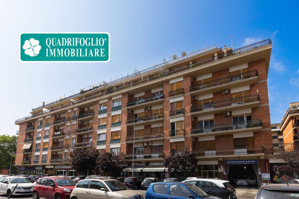 appartamento in vendita a Roma in zona Ostia