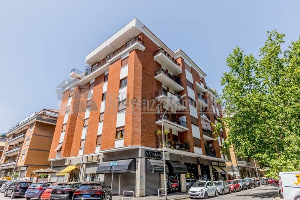 appartamento in vendita a Roma in zona Appio Claudio