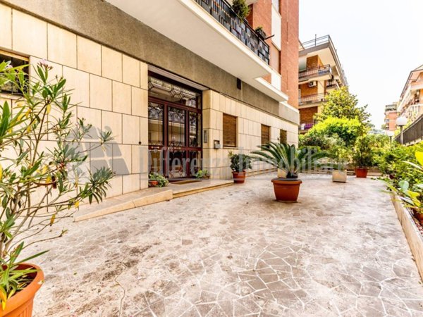appartamento in vendita a Roma in zona Appio Claudio