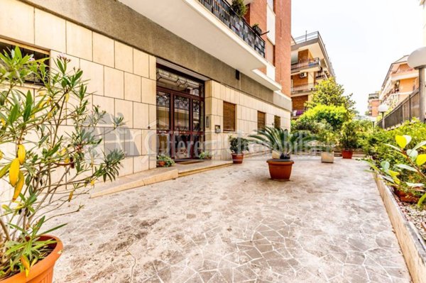 appartamento in vendita a Roma in zona Appio Claudio