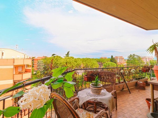 appartamento in vendita a Roma in zona EUR