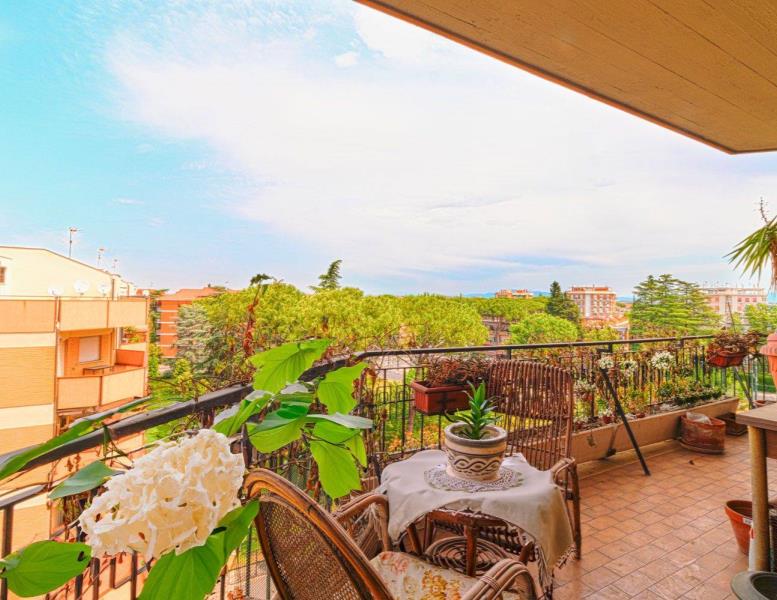 appartamento in vendita a Roma in zona EUR