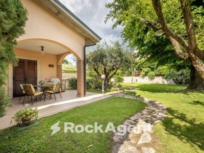 casa indipendente in vendita a Roma