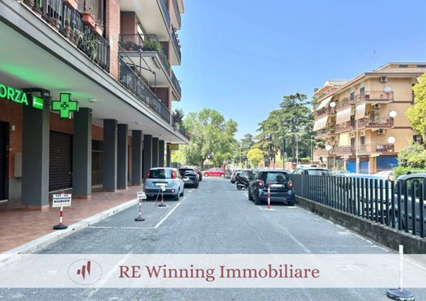 appartamento in vendita a Roma in zona Appio Claudio