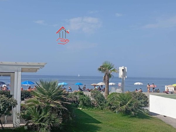 appartamento in vendita a Roma in zona Ostia