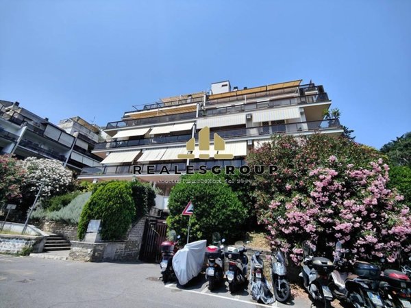 appartamento in vendita a Roma in zona Tomba di Nerone