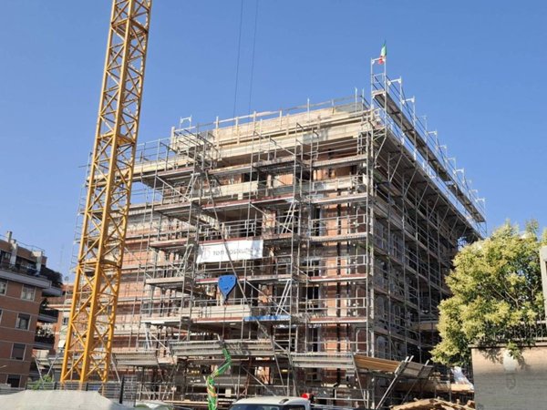 appartamento in vendita a Roma in zona Appio Latino