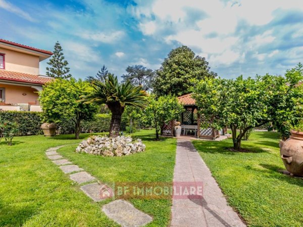 casa indipendente in vendita a Roma in zona Trigoria