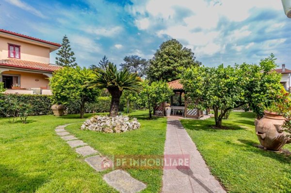 casa indipendente in vendita a Roma in zona Trigoria