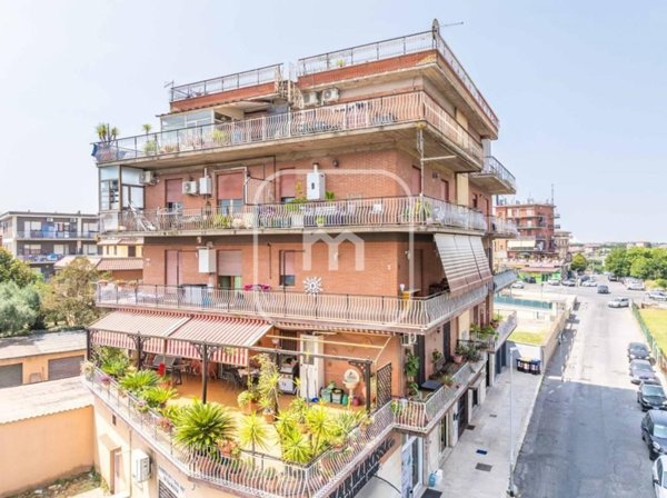 appartamento in vendita a Roma in zona Borghesiana