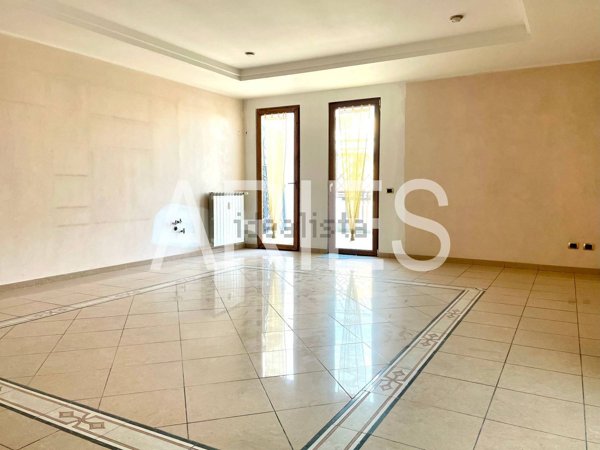 appartamento in vendita a Roma in zona Ostia