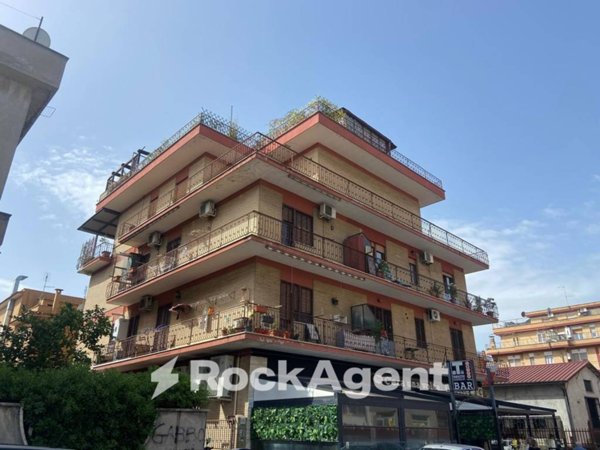 appartamento in vendita a Roma in zona Torre Angela