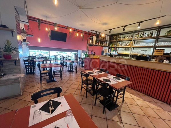 negozio in vendita a Roma in zona Spinaceto