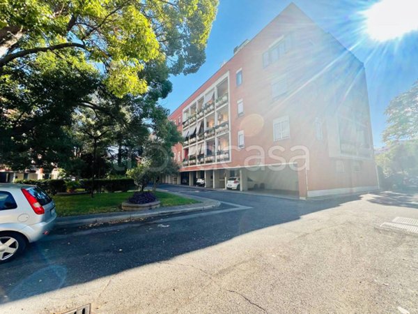 appartamento in vendita a Roma in zona Spinaceto