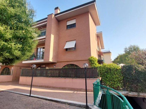 appartamento in vendita a Roma in zona Romanina