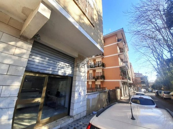 ufficio in vendita a Roma in zona Portuense