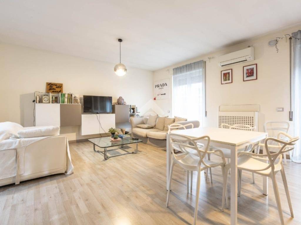 appartamento in vendita a Roma in zona EUR