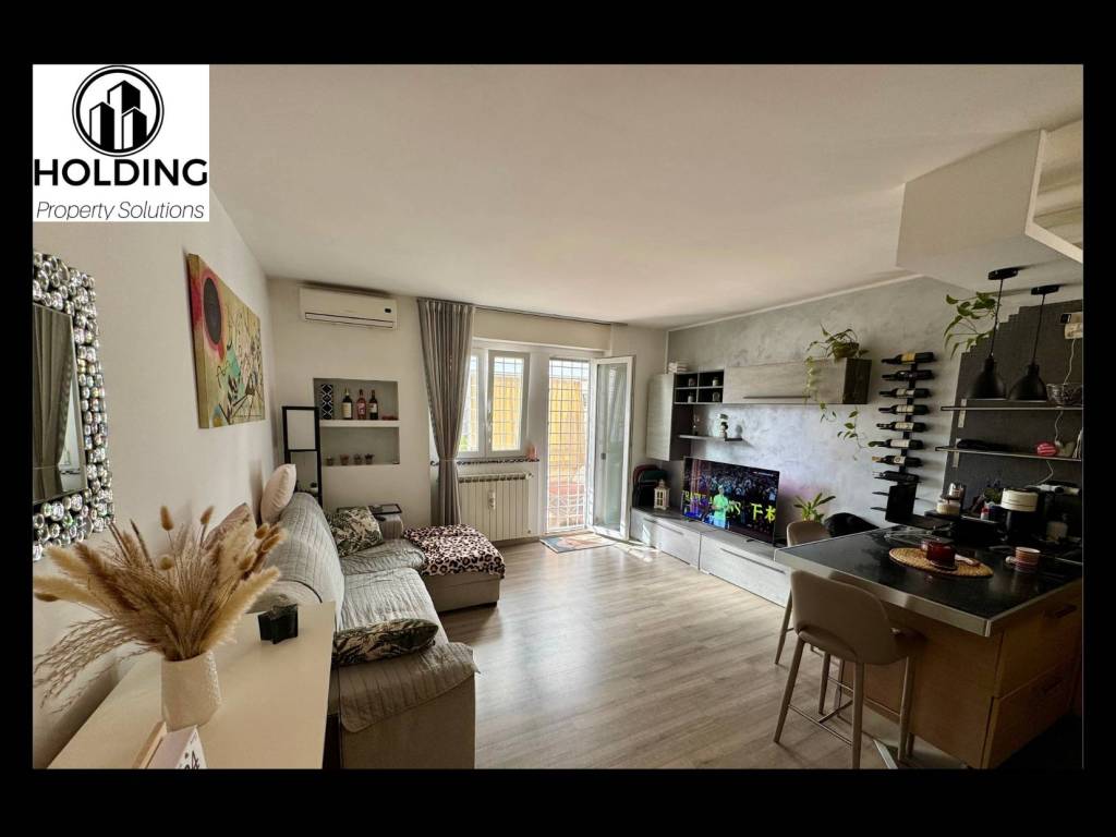 appartamento in vendita a Roma in zona Ardeatino