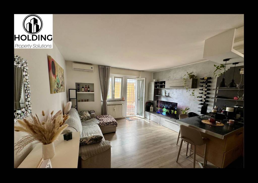 appartamento in vendita a Roma in zona Ardeatino