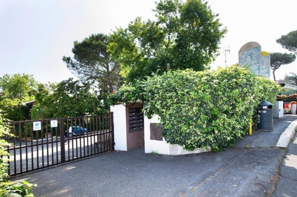 casa indipendente in vendita a Roma in zona Tor di Quinto