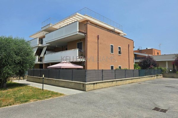 appartamento in vendita a Roma in zona Castelverde