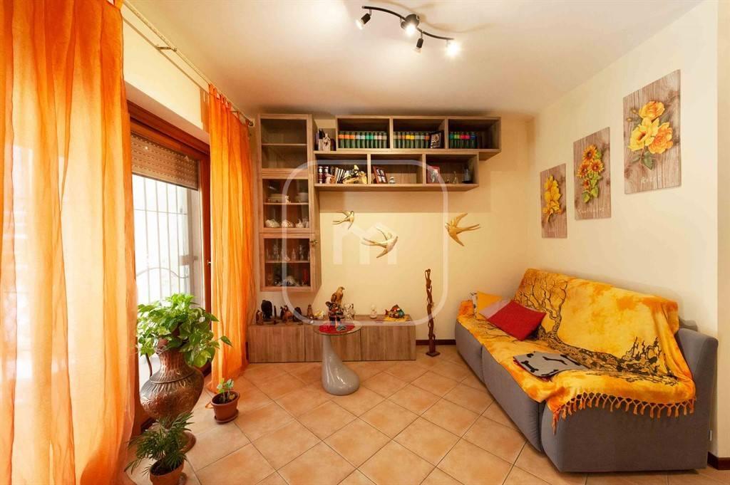 appartamento in vendita a Roma in zona Axa