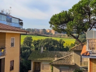 appartamento in vendita a Roma in zona Tomba di Nerone