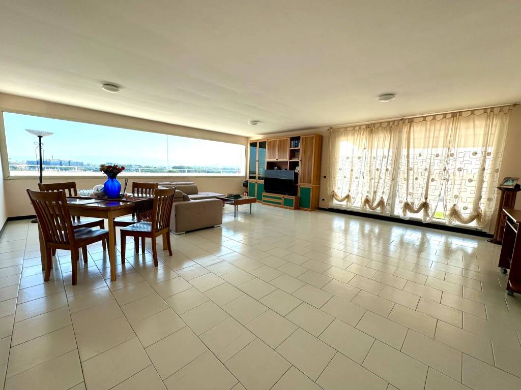 appartamento in vendita a Roma in zona Romanina