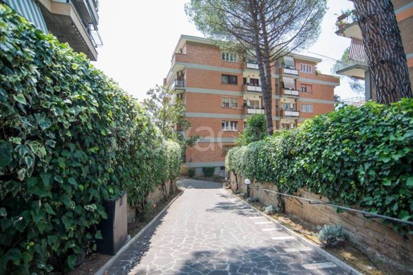 appartamento in vendita a Roma in zona Ardeatino