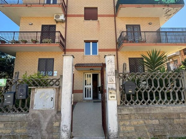 appartamento in vendita a Roma in zona Lunghezza
