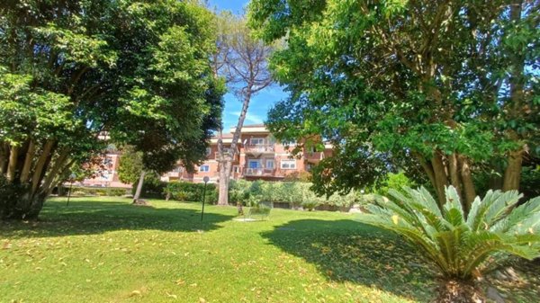 appartamento in vendita a Roma in zona Appio Pignatelli