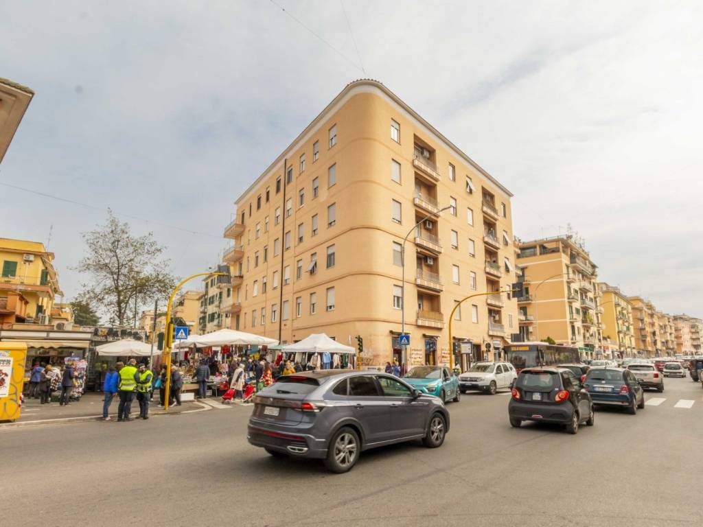 appartamento in vendita a Roma in zona Primavalle