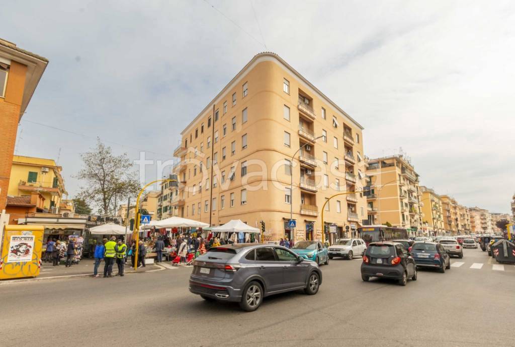 appartamento in vendita a Roma in zona Primavalle